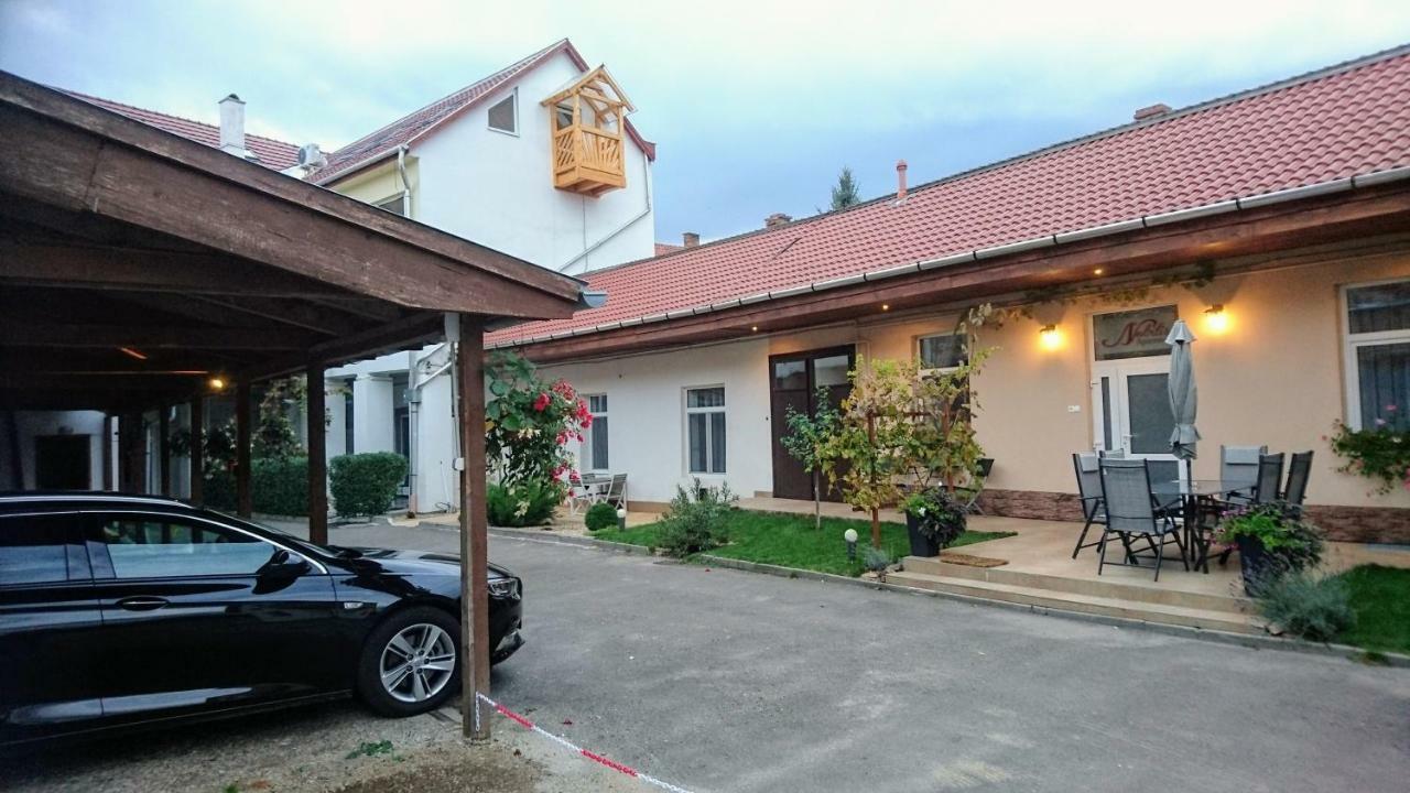 Nobilis Apartman Eger Exterior foto